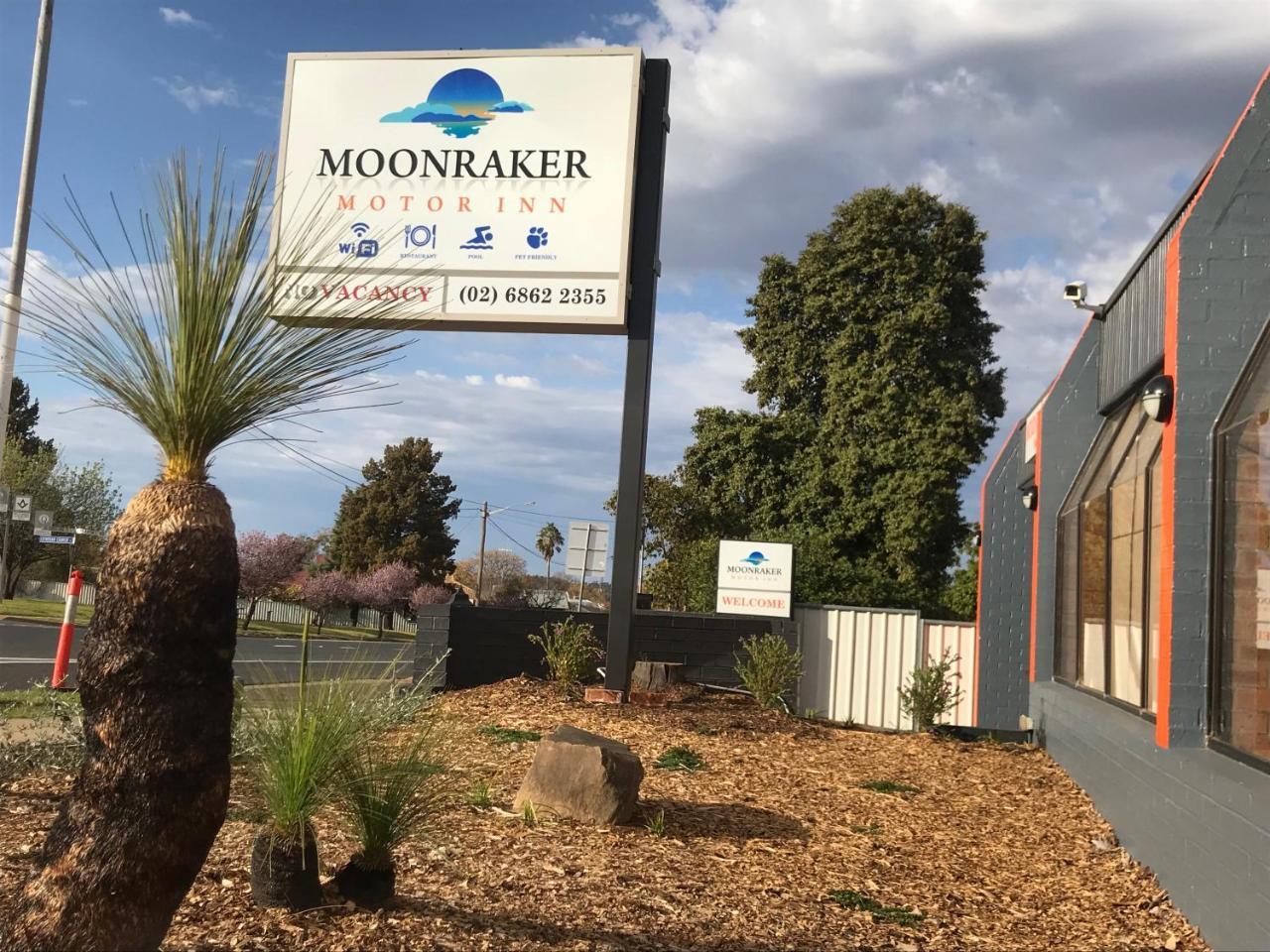 Moonraker Motor Inn Паркс Экстерьер фото